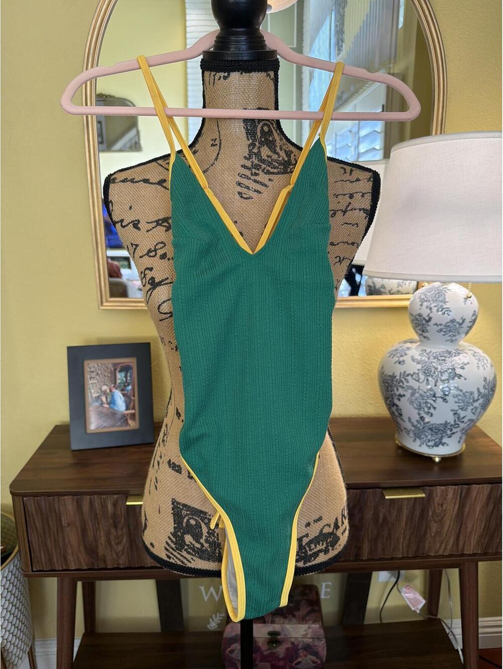 Cupshe V-Neck Bathing suit/ Bodysuit